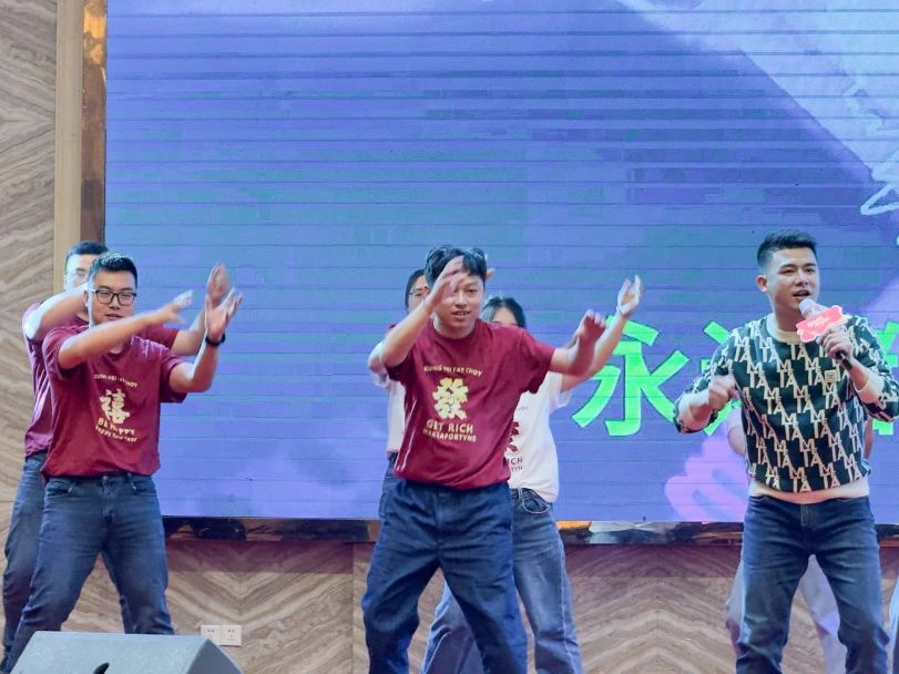 拓路前行·領(lǐng)跑未來 | 集團(tuán)2023年度總結(jié)會暨2024迎新晚會圓滿結(jié)束！(圖30)