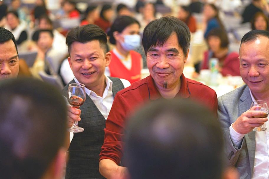 拓路前行·領(lǐng)跑未來 | 集團(tuán)2023年度總結(jié)會暨2024迎新晚會圓滿結(jié)束！(圖32)