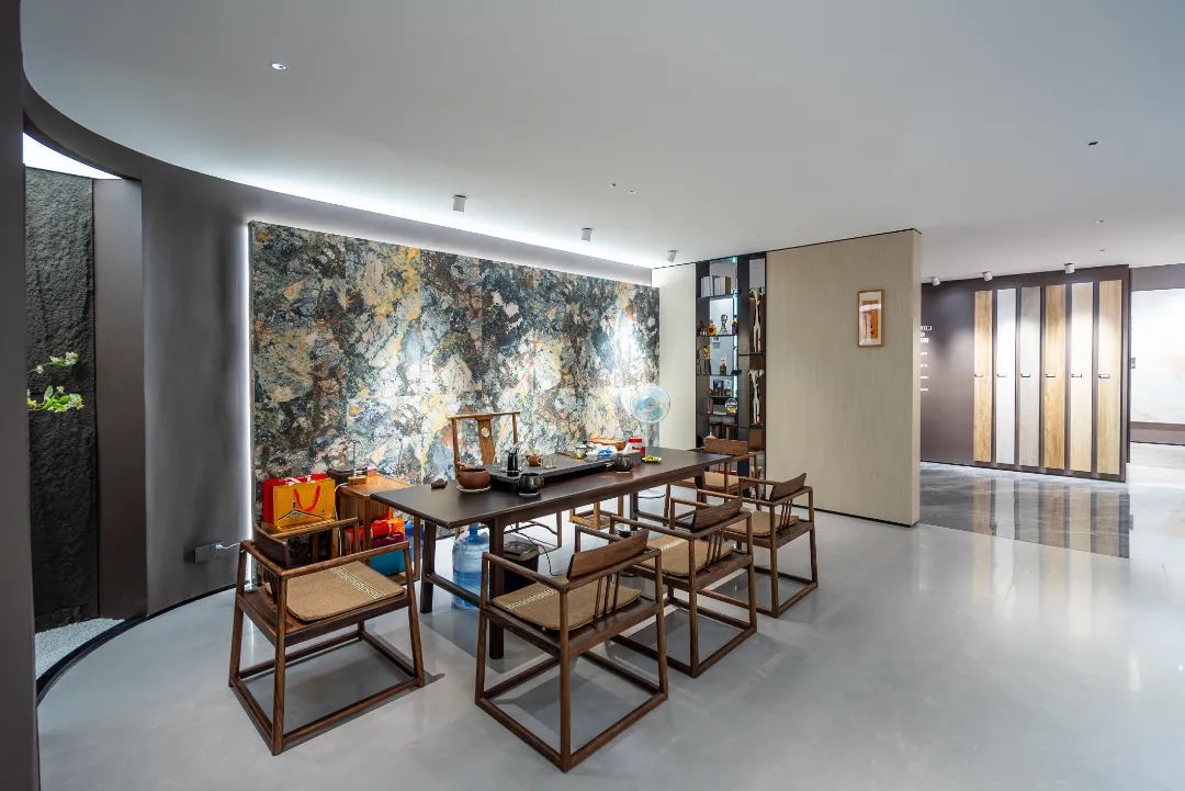 終端風采 | 強輝晉江旗艦店，品味質(zhì)感大師館，打卡美學新坐標(圖16)